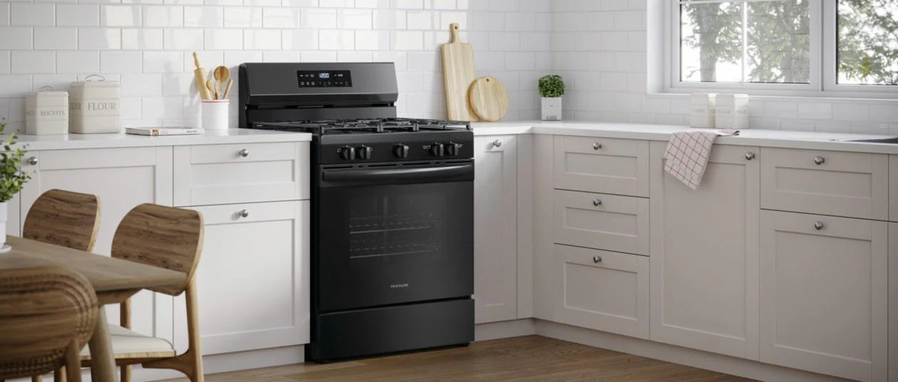 Frigidaire FCRG3062AB 30" Gas Range with Quick Boil - Image 2