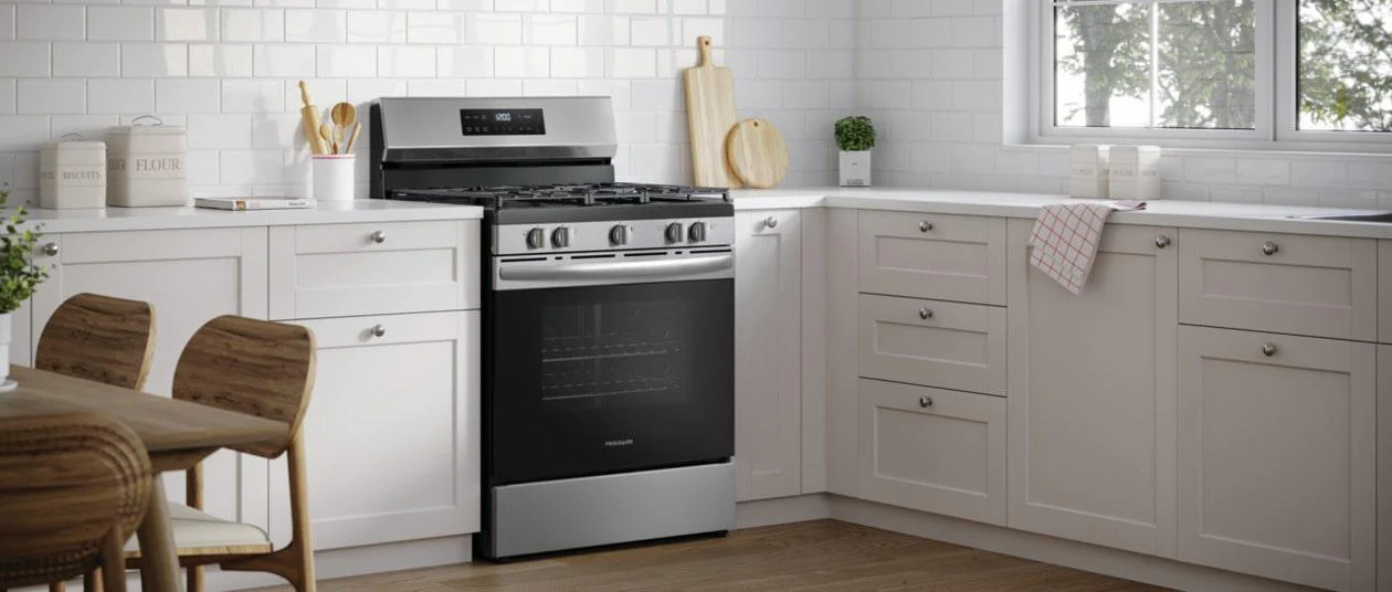 Frigidaire FCRG3062AS 30" Gas Range with Quick Boil - Image 2