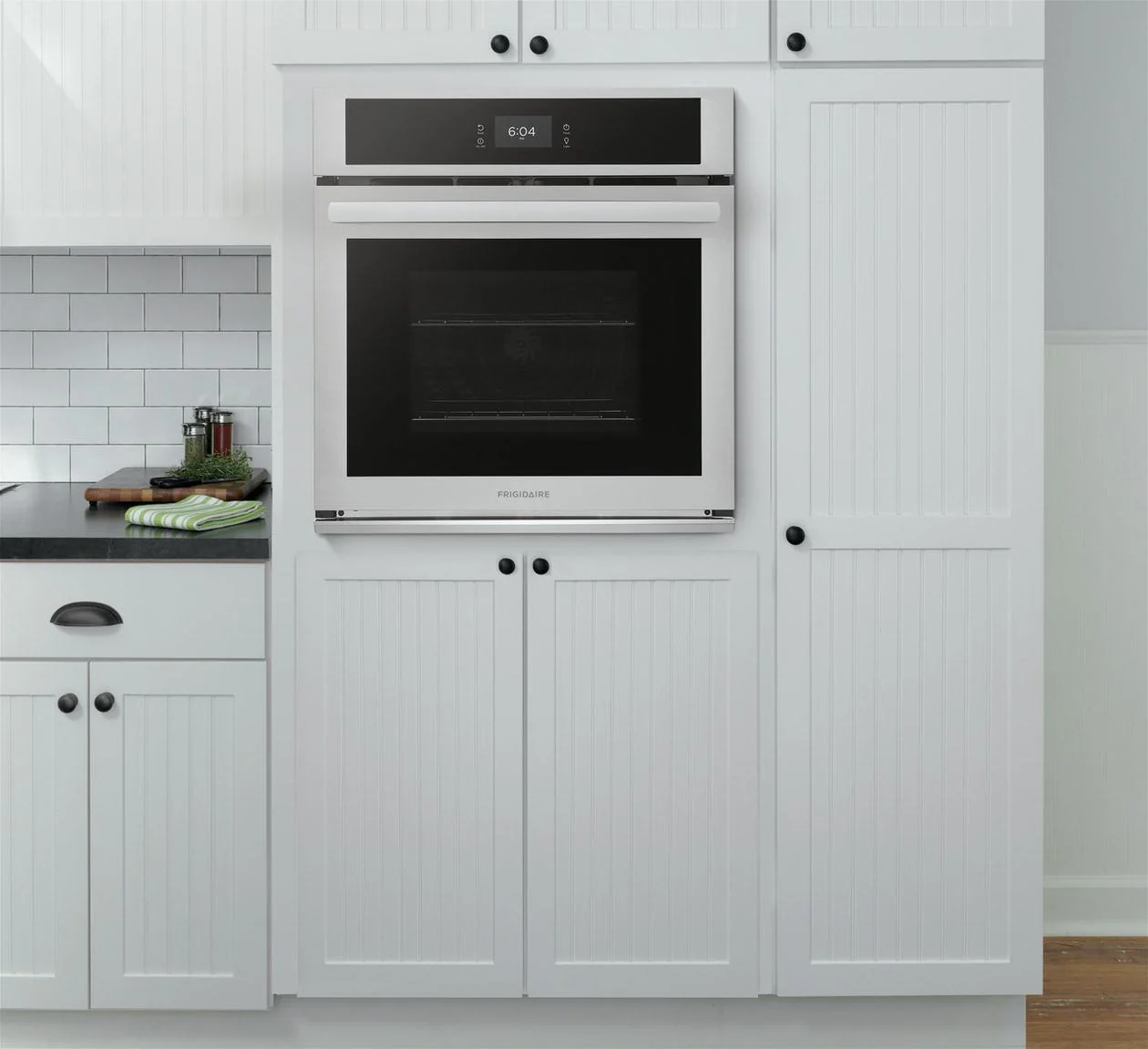 Frigidaire FCWS2727AS 27" Single Electric Wall Oven with Fan Convection - Image 3