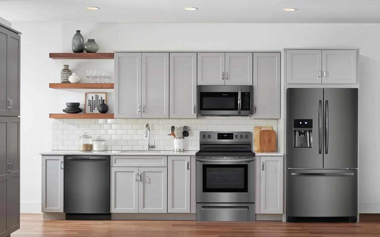 Frigidaire 30" Electric Range - Image 3