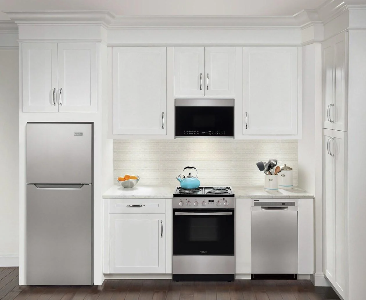 Frigidaire FFEH2422US 24" Freestanding Electric Range - Image 2
