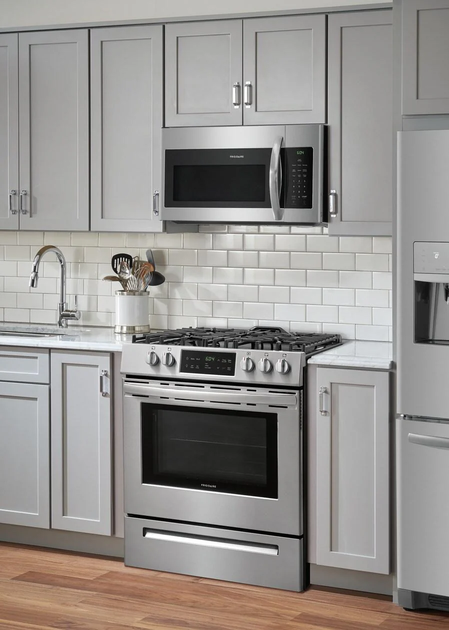 Frigidaire 30" Front Control Freestanding Gas Range - Image 4