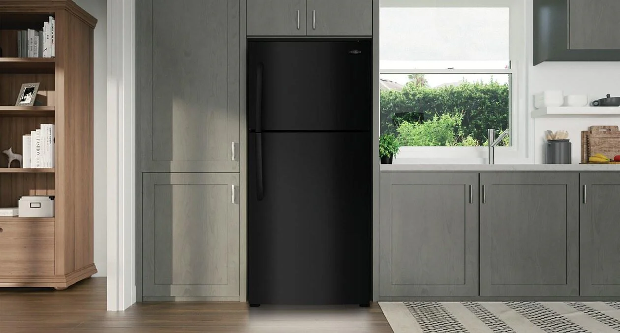 FFHT1820VB Frigidaire 18.0 Cu. Ft. Top Freezer Refrigerator - Image 2