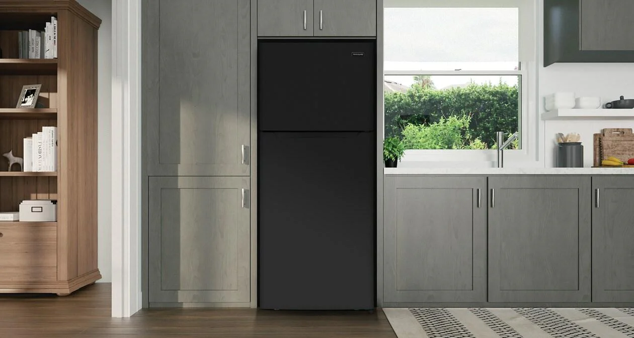 Frigidaire FFHT1822UB 18 Cu. Ft. Top Freezer Refrigerator - Image 2