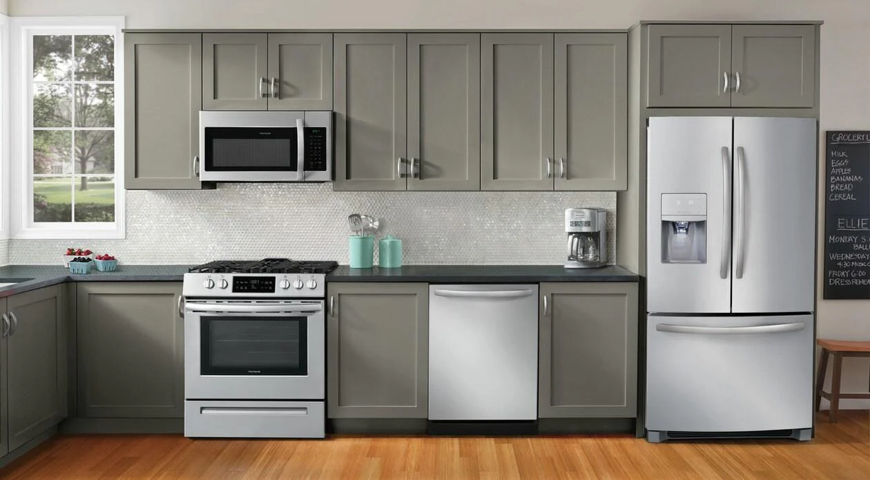Frigidaire 1.7 Cu. Ft. Over-The-Range Microwave - Image 3