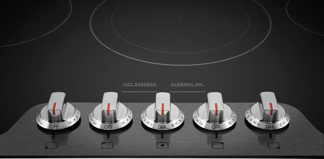 Frigidaire Gallery 36" Electric Cooktop - Image 3