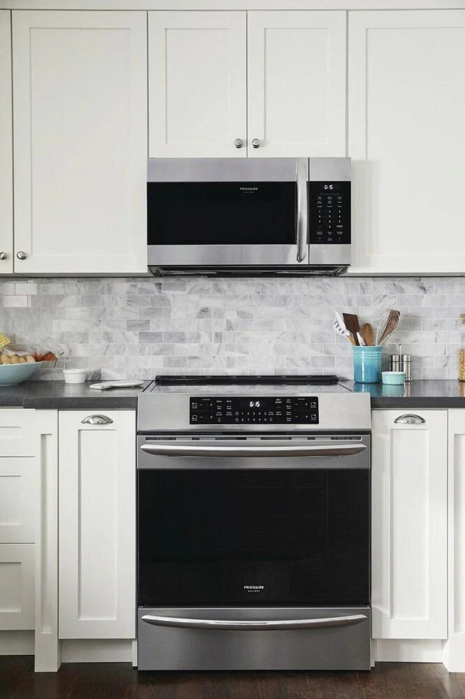Frigidaire Gallery 30" Front Control Induction Range with Air Fry - Image 4