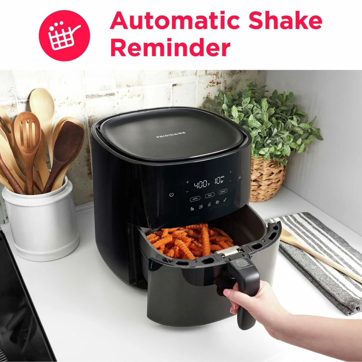 Frigidaire FRAFM100B 3-in-1 5.3 Quart Air Fryer - Image 7
