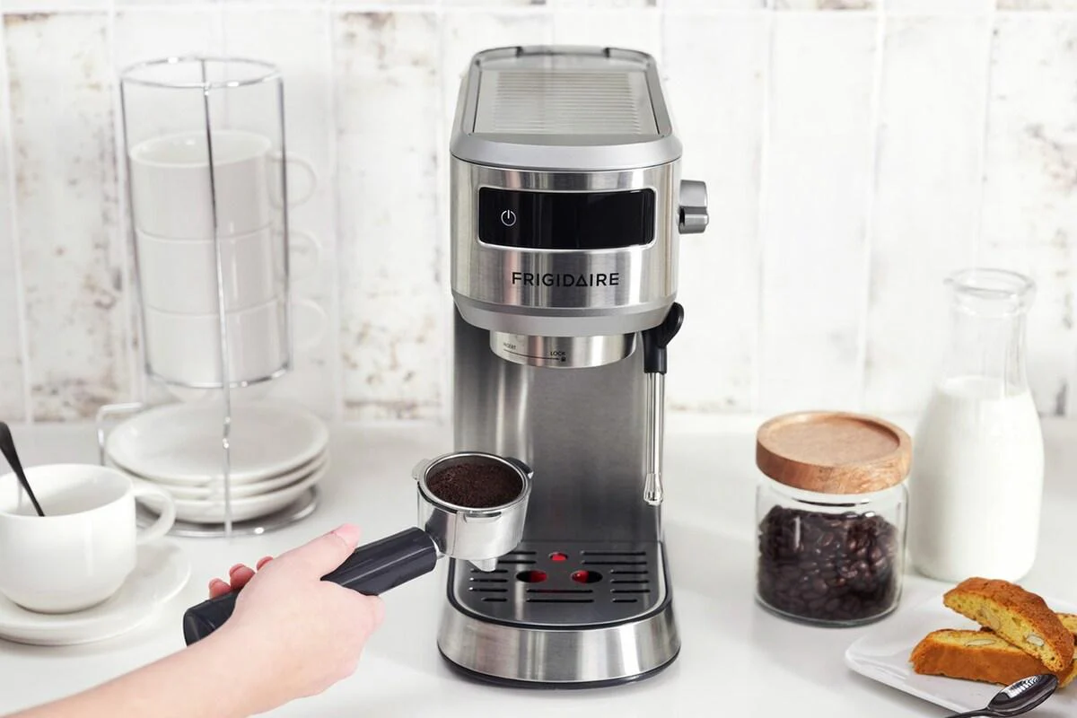 Frigidaire FREM100SS Steam Espresso Maker - Image 10