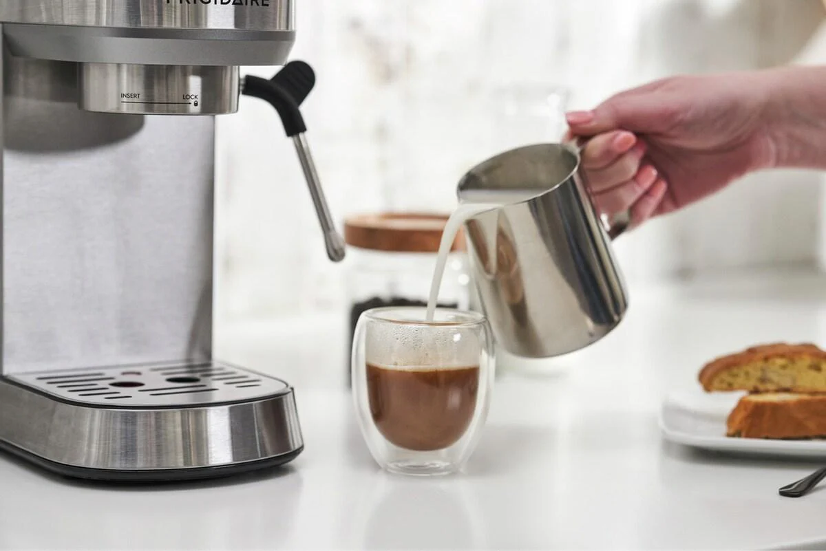 Frigidaire FREM100SS Steam Espresso Maker - Image 9