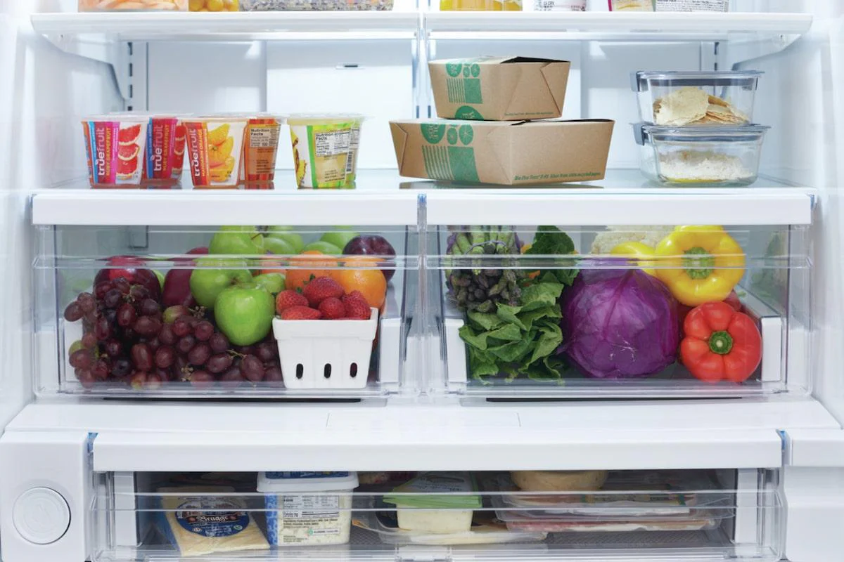Frigidaire FRFN2813AF 29 Cu. Ft. Standard-Depth French Door Refrigerator - Image 7