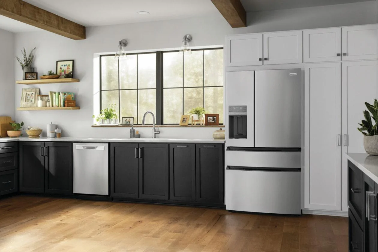 Frigidaire FRMS2733AV 26 Cu. Ft. Standard-Depth 4-Door French Door Refrigerator - Image 10