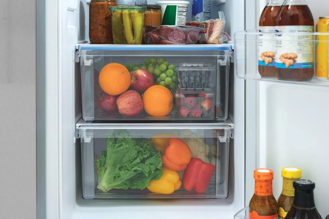 Frigidaire FRSN2610AF 26 Cu. Ft. 36" Standard-Depth Side-by-Side Refrigerator - Image 5