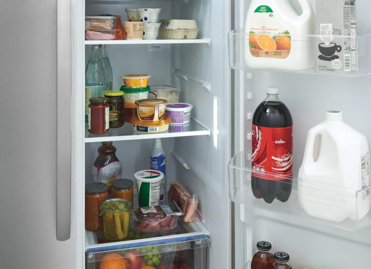 Frigidaire FRSN2610AF 26 Cu. Ft. 36" Standard-Depth Side-by-Side Refrigerator - Image 7