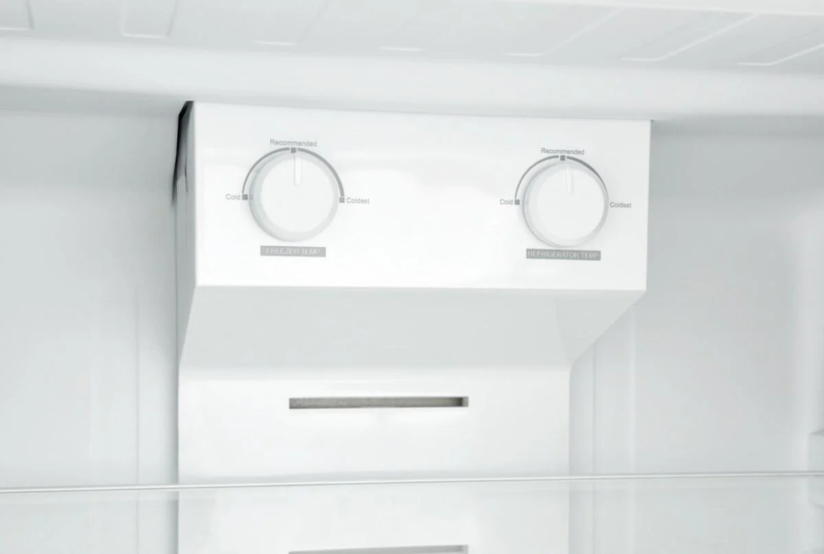 Frigidaire FRTE1622AS 16 Cu. Ft. Garage Ready Top Freezer Refrigerator - Image 5