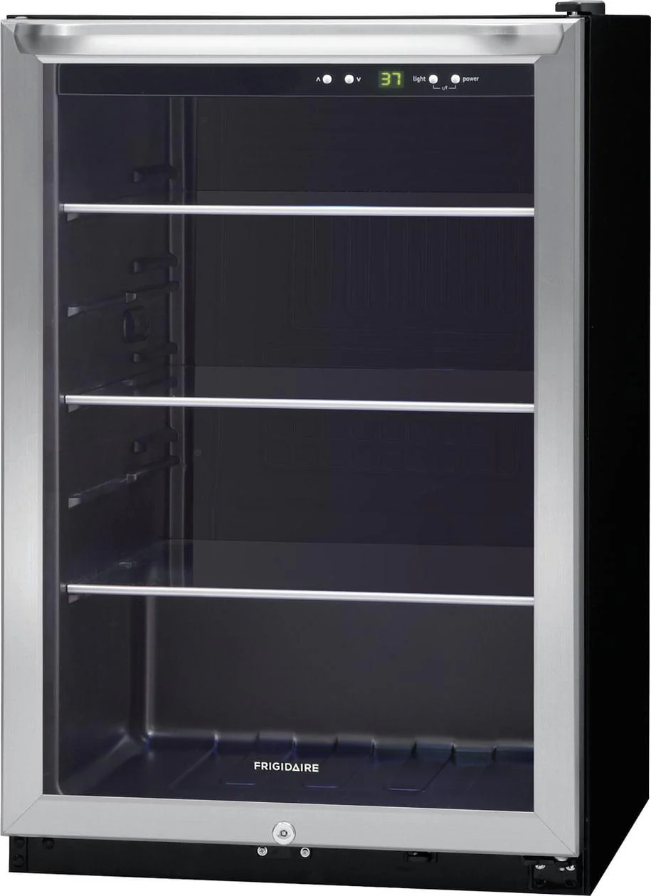 Frigidaire FRYB4623AS 138 12 oz. Can Capacity Beverage Center - Image 9