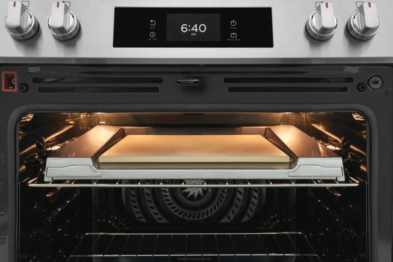 Frigidaire GCFE3070BF 30" Electric Range with Stone-Baked Pizza - Image 21