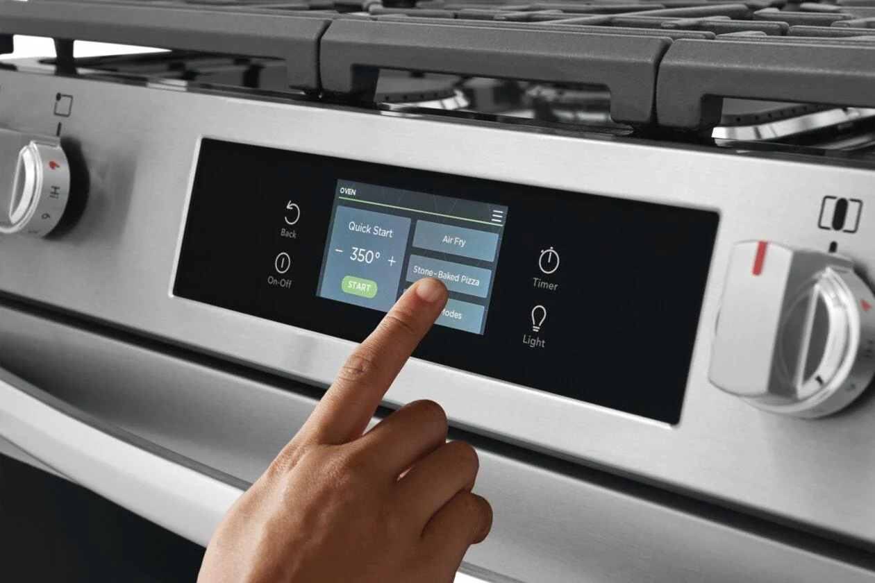Frigidaire GCFG3070BF 30" Front Control Gas Range with Stone-Baked Pizza - Image 21