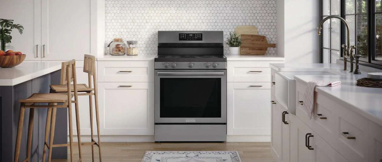Frigidaire GCRE3060BD 30" Rear Control Electric Range with Total Convection - Image 2