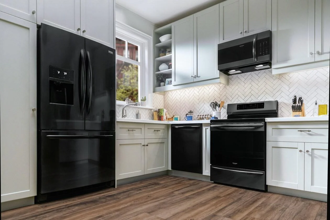 Frigidaire Gallery 30" Freestanding Induction Range with Air Fry - Image 3
