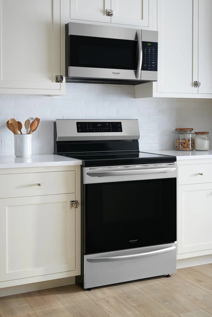 Frigidaire Gallery 30" Freestanding Induction Range with Air Fry - Image 3