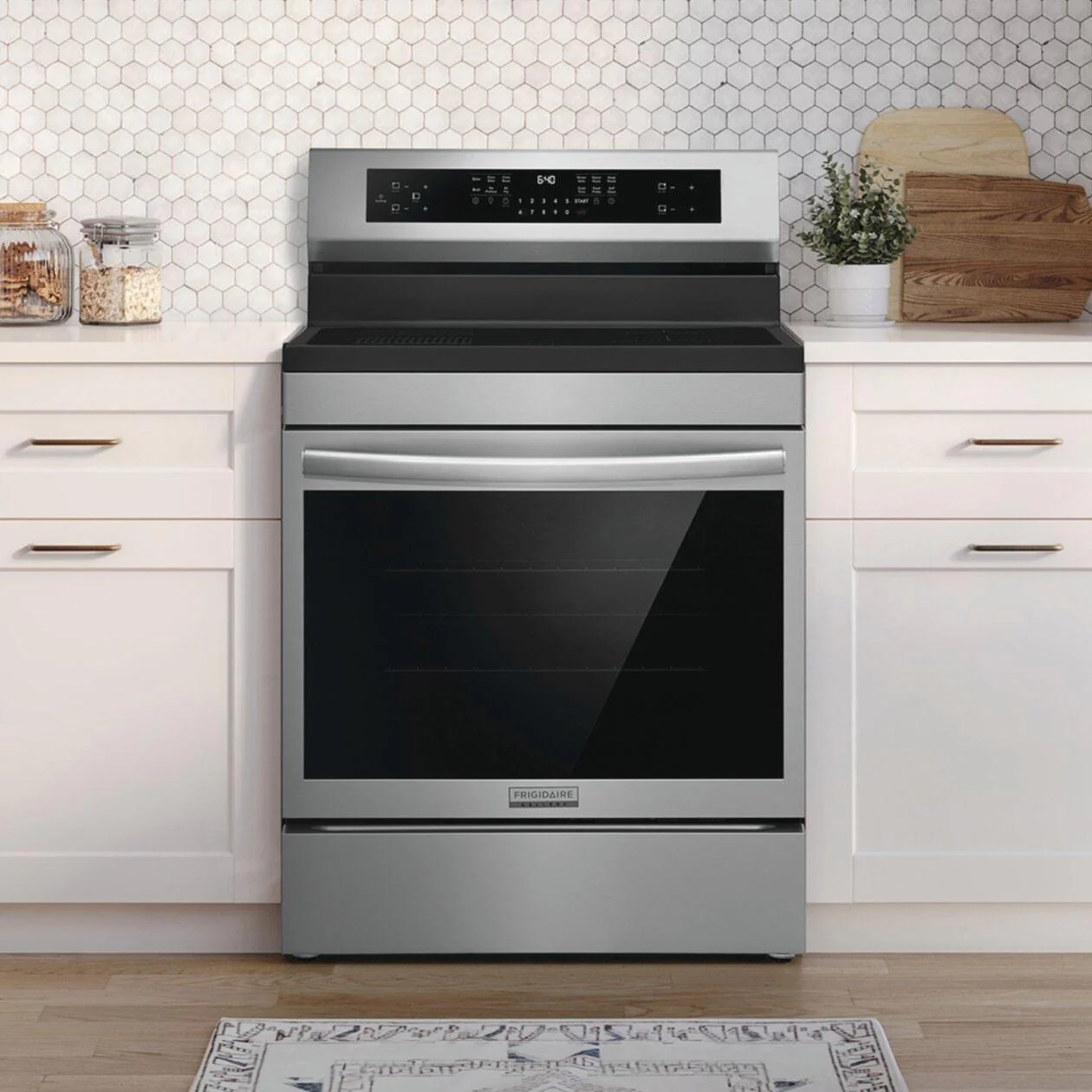 Frigidaire GCRI3060BF 30" Freestanding Induction Range with Total Convection - Image 7