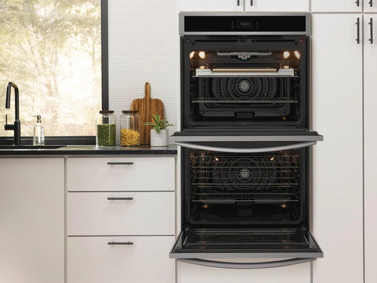 Frigidaire GCWD3070AF 30" Double Electric Wall Oven with Stone-Baked Pizza - Image 7