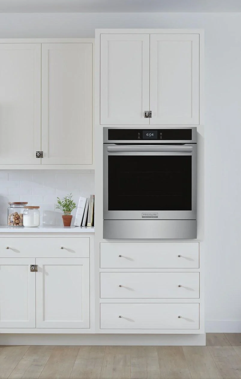 Frigidaire GCWS2438AF 24" Single Electric Wall Oven with Air Fry - Image 2