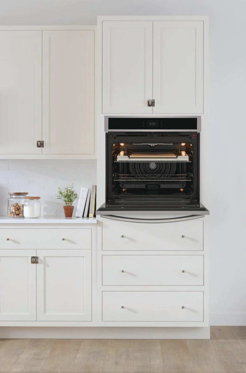 Frigidaire GCWS3070AF 30" Single Electric Wall Oven with Stone-Baked Pizza - Image 7