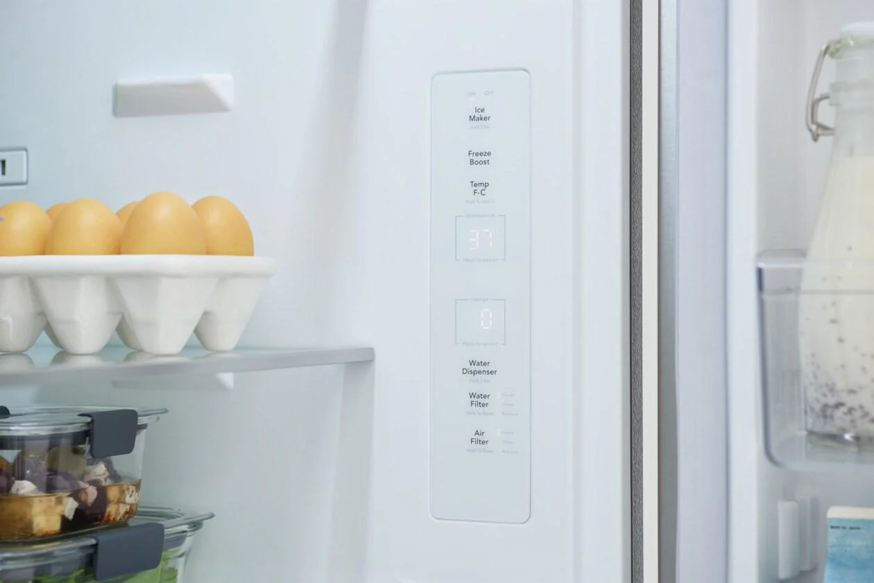 Frigidaire GRBN2012AF 20 Cu. Ft. Standard-Depth Bottom Freezer Refrigerator - Image 12