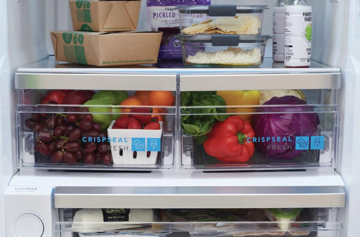 Frigidaire GRFN2023AF 20 Cu. Ft. Standard-Depth French Door Refrigerator - Image 12