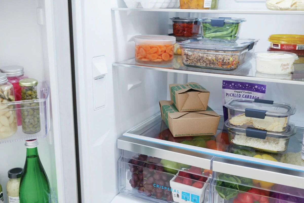 Frigidaire GRFN2023AF 20 Cu. Ft. Standard-Depth French Door Refrigerator - Image 16