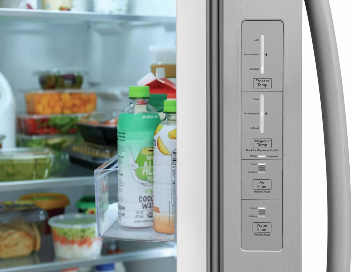 Frigidaire GRSN2620AF 26 Cu. Ft. 36" Standard Depth Side by Side Refrigerator - Image 4