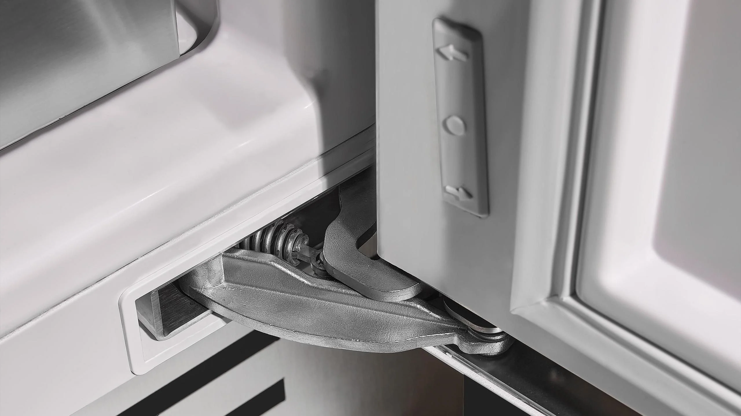 24" BUILT-IN FRIDGE COLUMN - Image 10