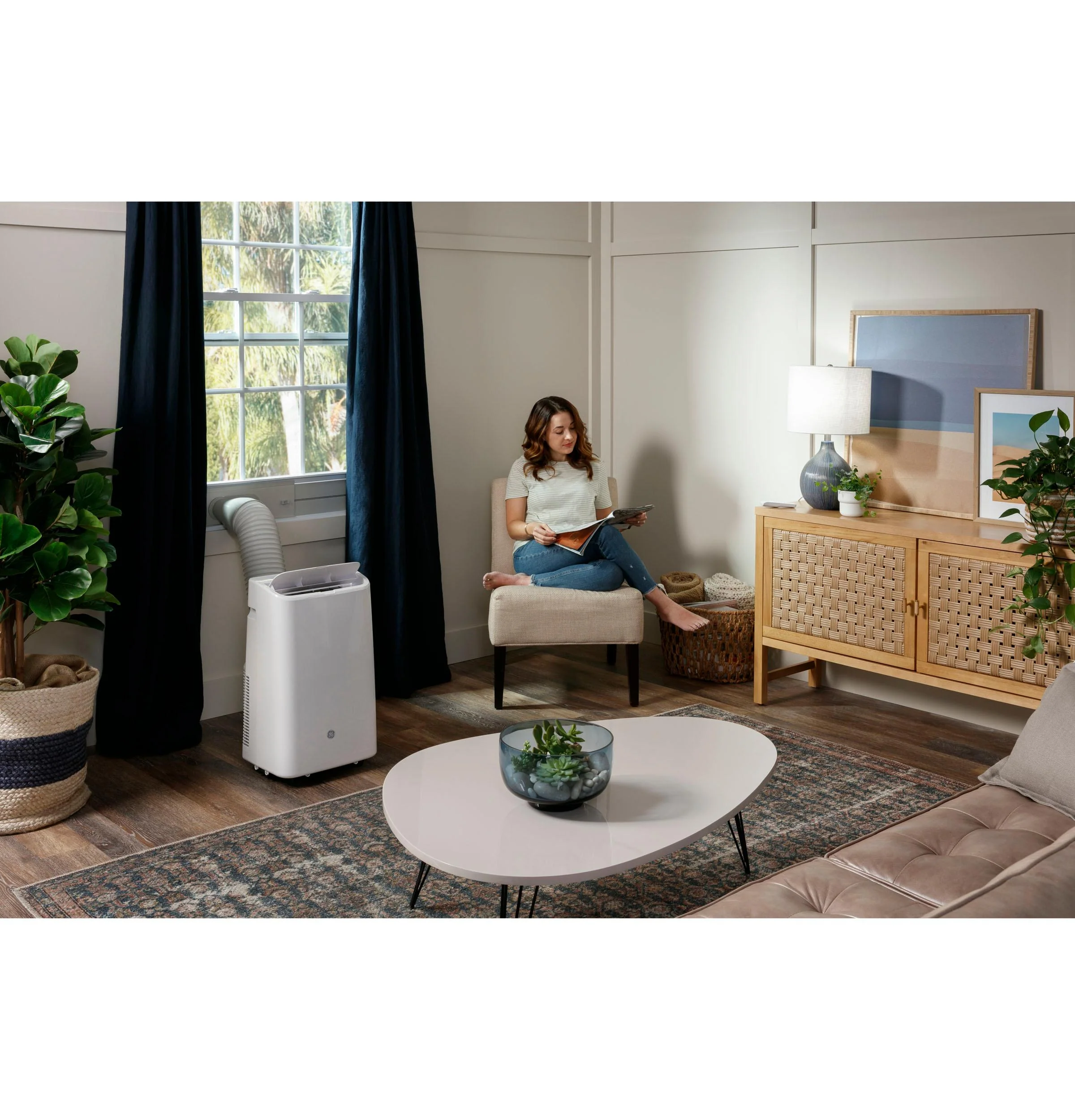 APCA11YBMW GE® 7,800 BTU SACC Portable Air Conditioner for Medium Rooms up to 350 sq ft. (11,000 BTU ASHRAE) - Image 2