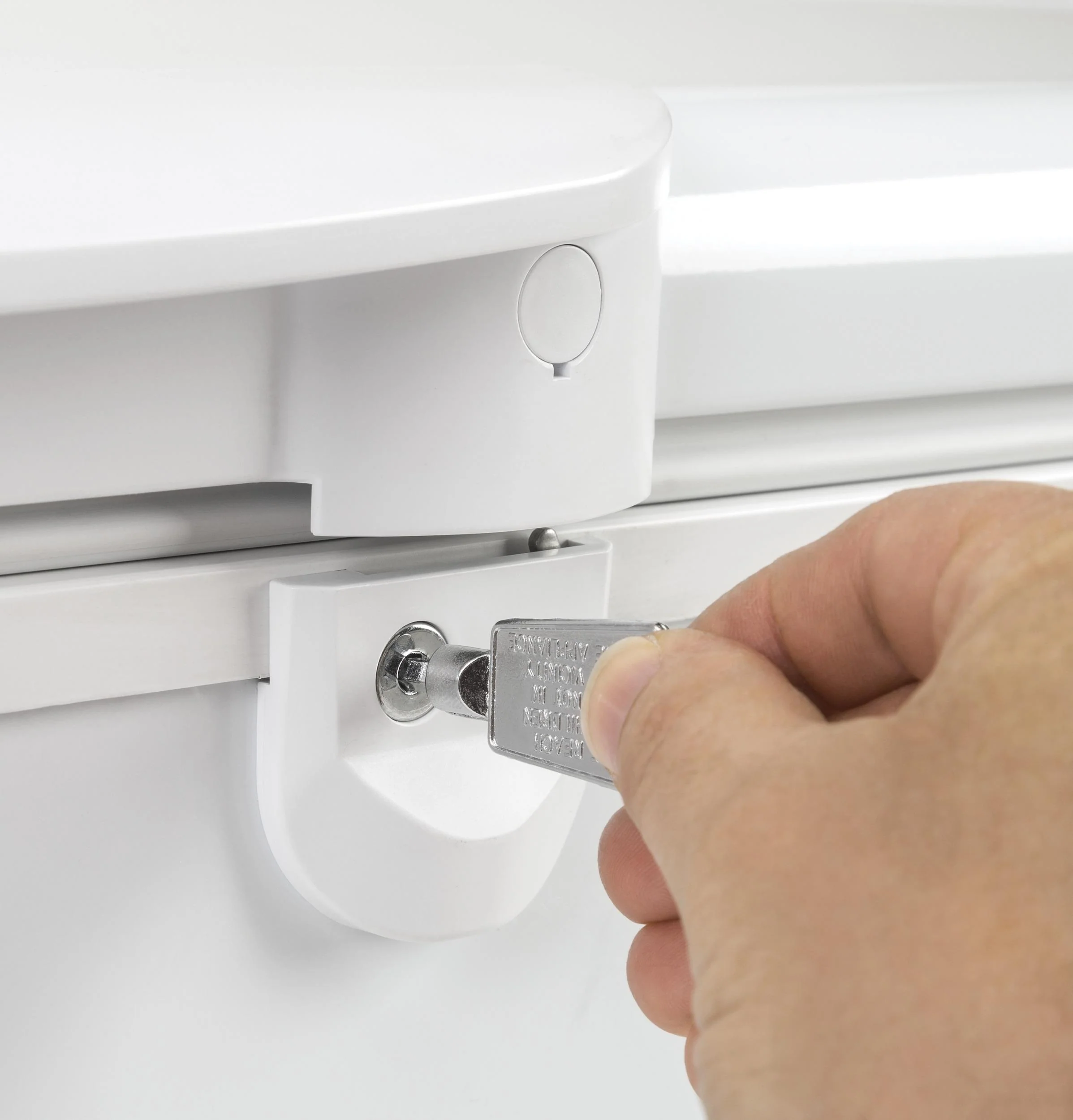 FCM16DLWW GE® ENERGY STAR® 15.7 Cu. Ft. Manual Defrost Chest Freezer - Image 12