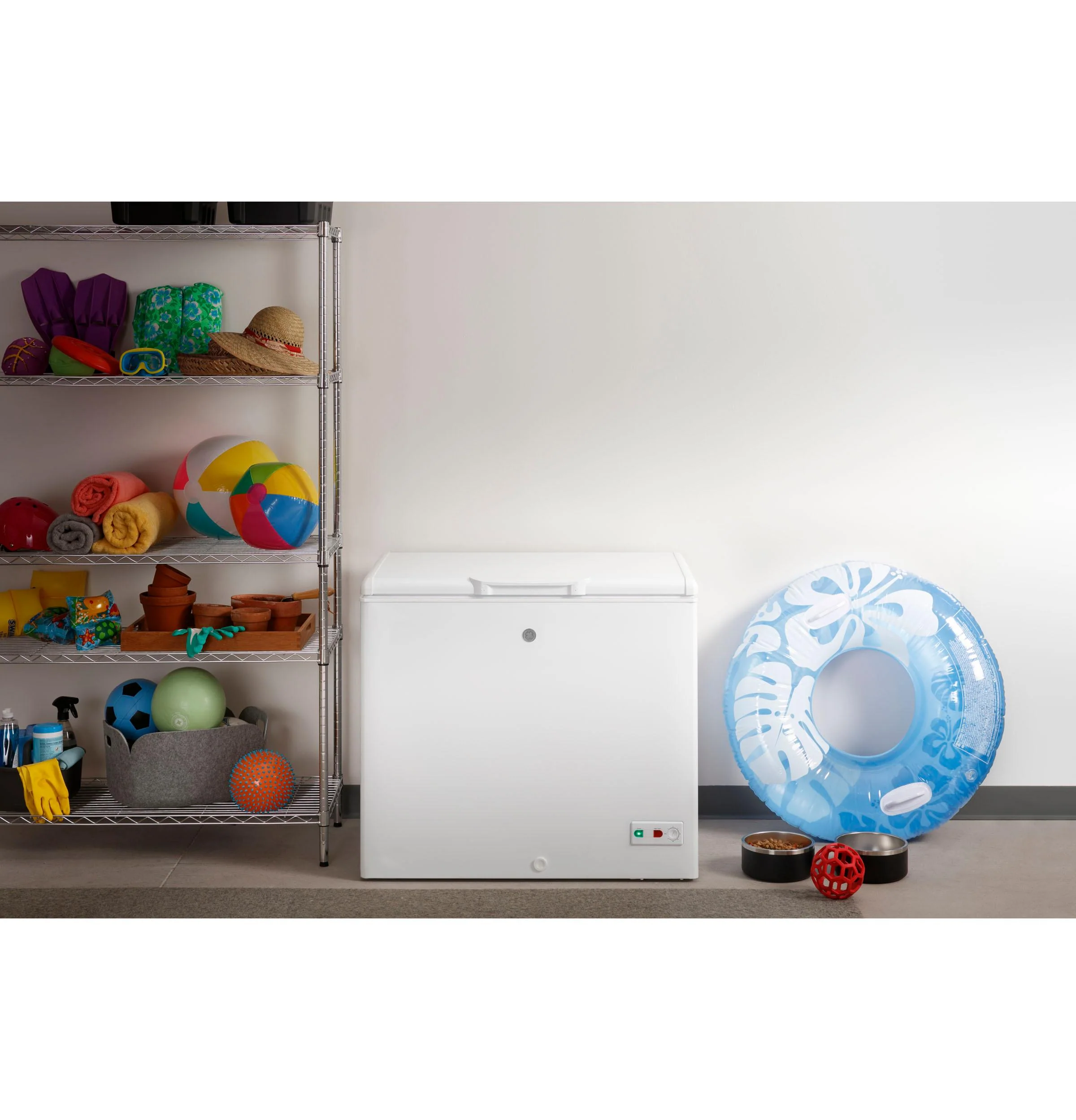 FCM9SRWW GE 8.8 Cu. Ft. Manual Defrost Chest Freezer - Image 22