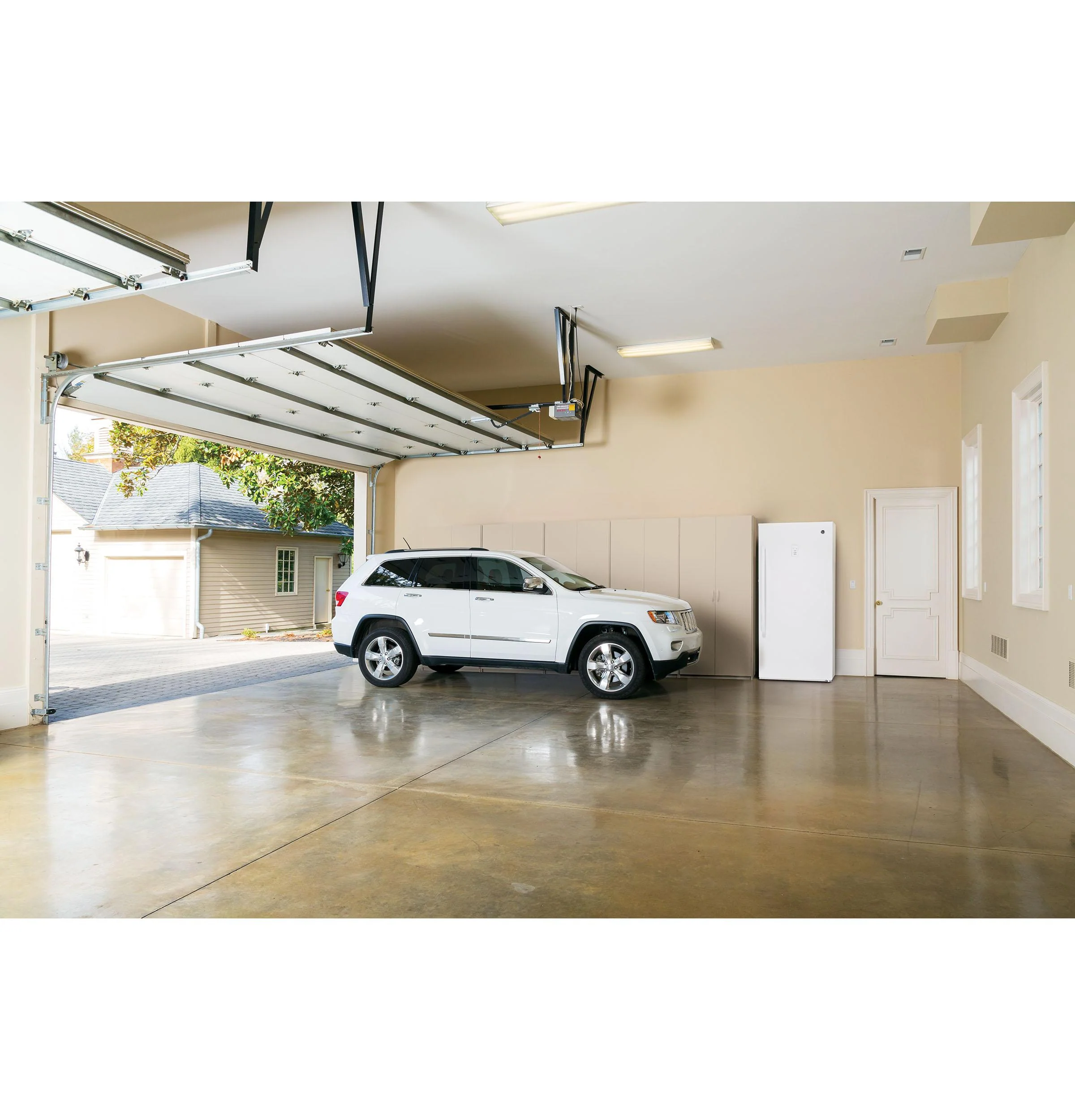 FUF14SMRWW GE® 14.1 Cu. Ft. Frost-Free Garage Ready Upright Freezer - Image 6