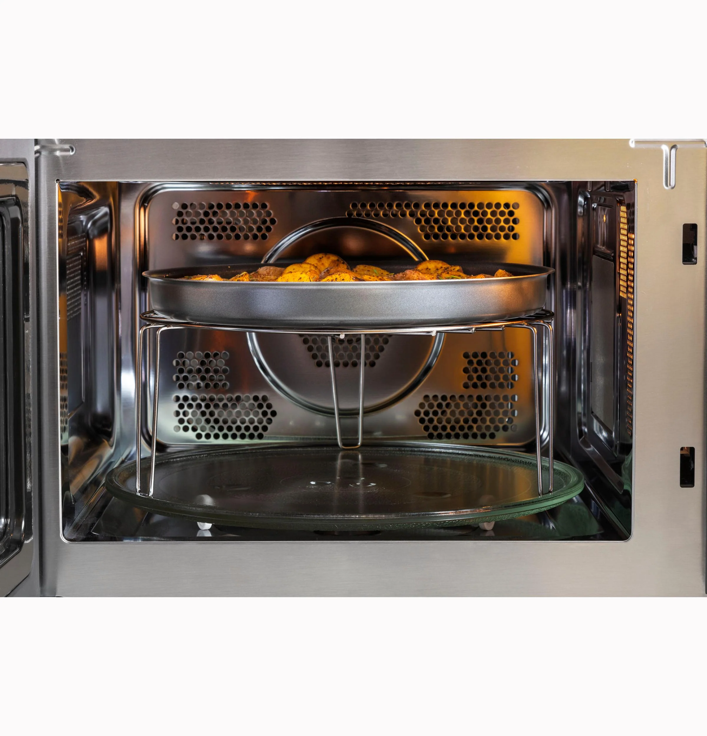 GCST10A1WSS GE® 1.0 Cu. Ft. Capacity Countertop Convection Microwave Oven with Air Fry - Image 4