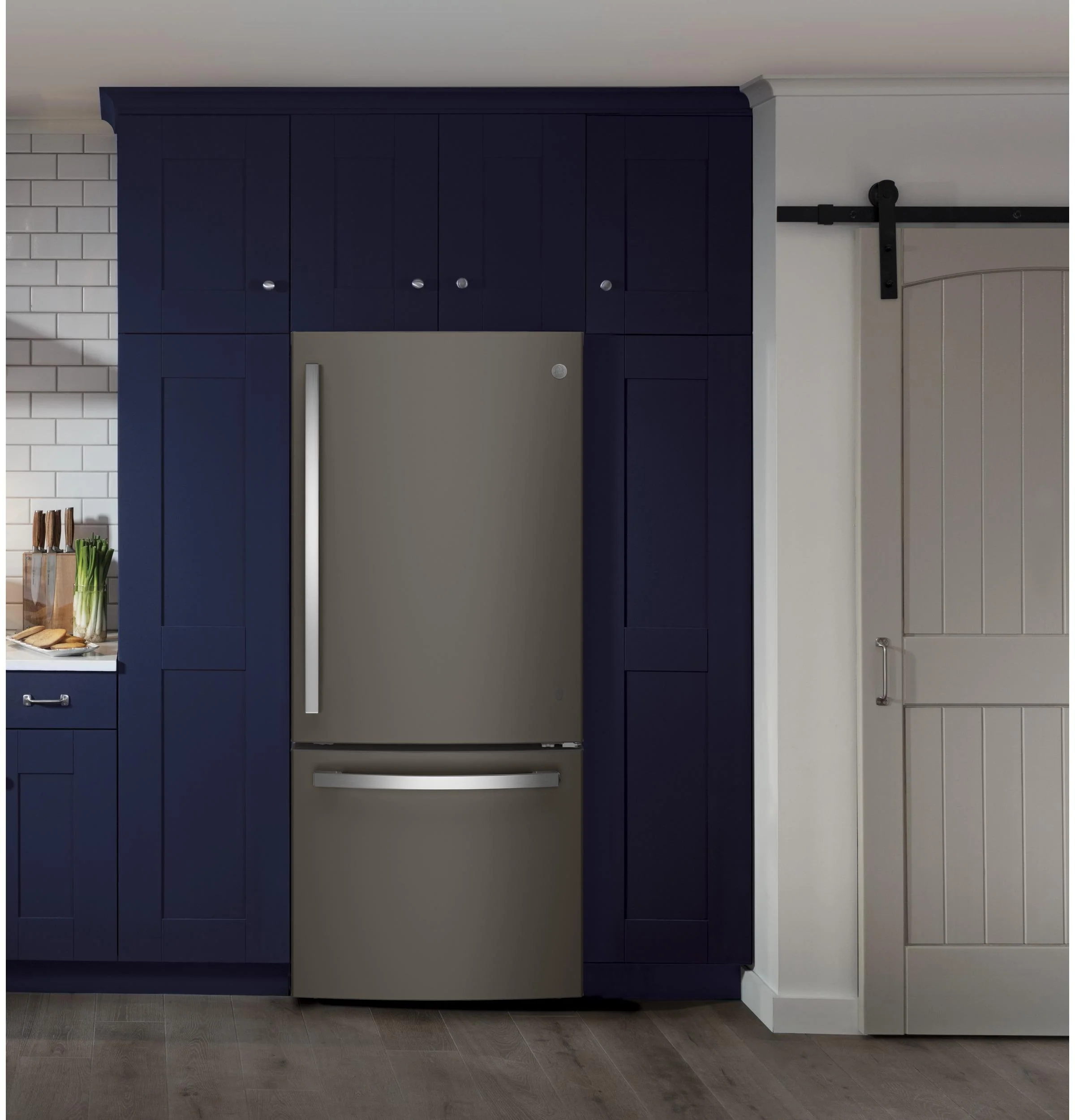 GDE21EMKES GE ENERGY STAR 21.0 Cu. Ft. Bottom-Freezer Refrigerator - Image 7