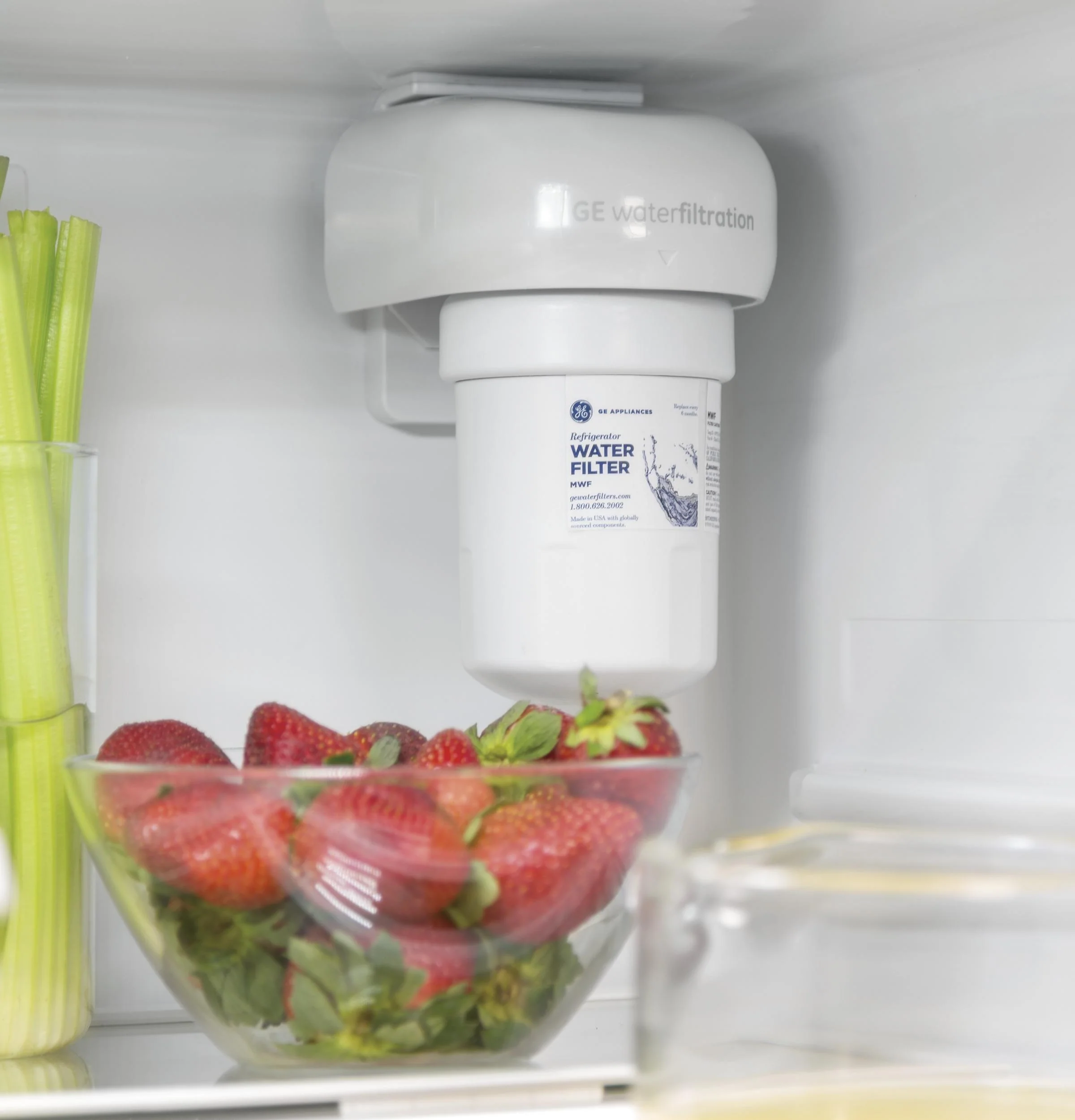 GDE25EYKFS GE® ENERGY STAR® 24.8 Cu. Ft. Bottom-Freezer Drawer Refrigerator - Image 22