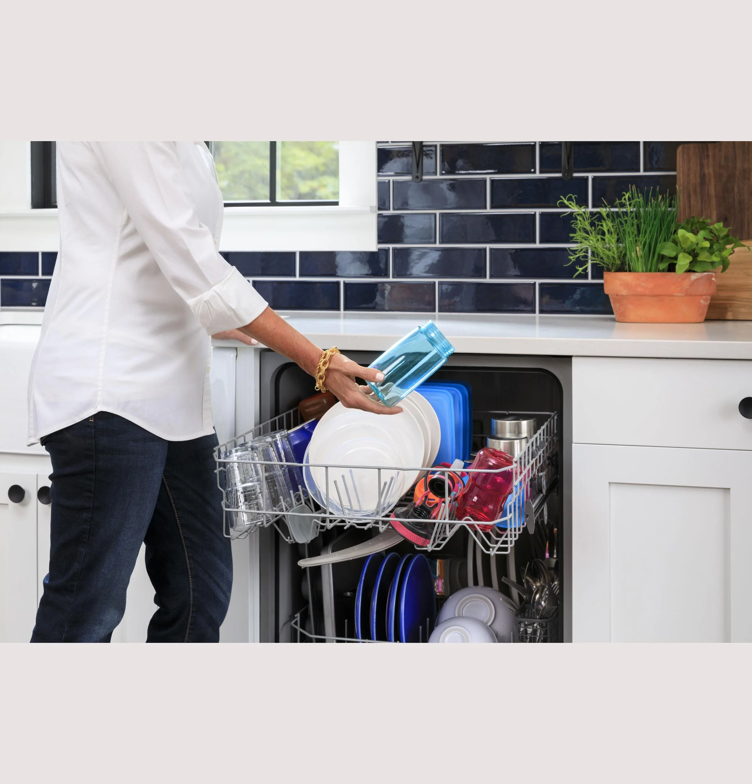 GDF535PGRBB GE® ENERGY STAR® Dishwasher with Front Controls - Image 7