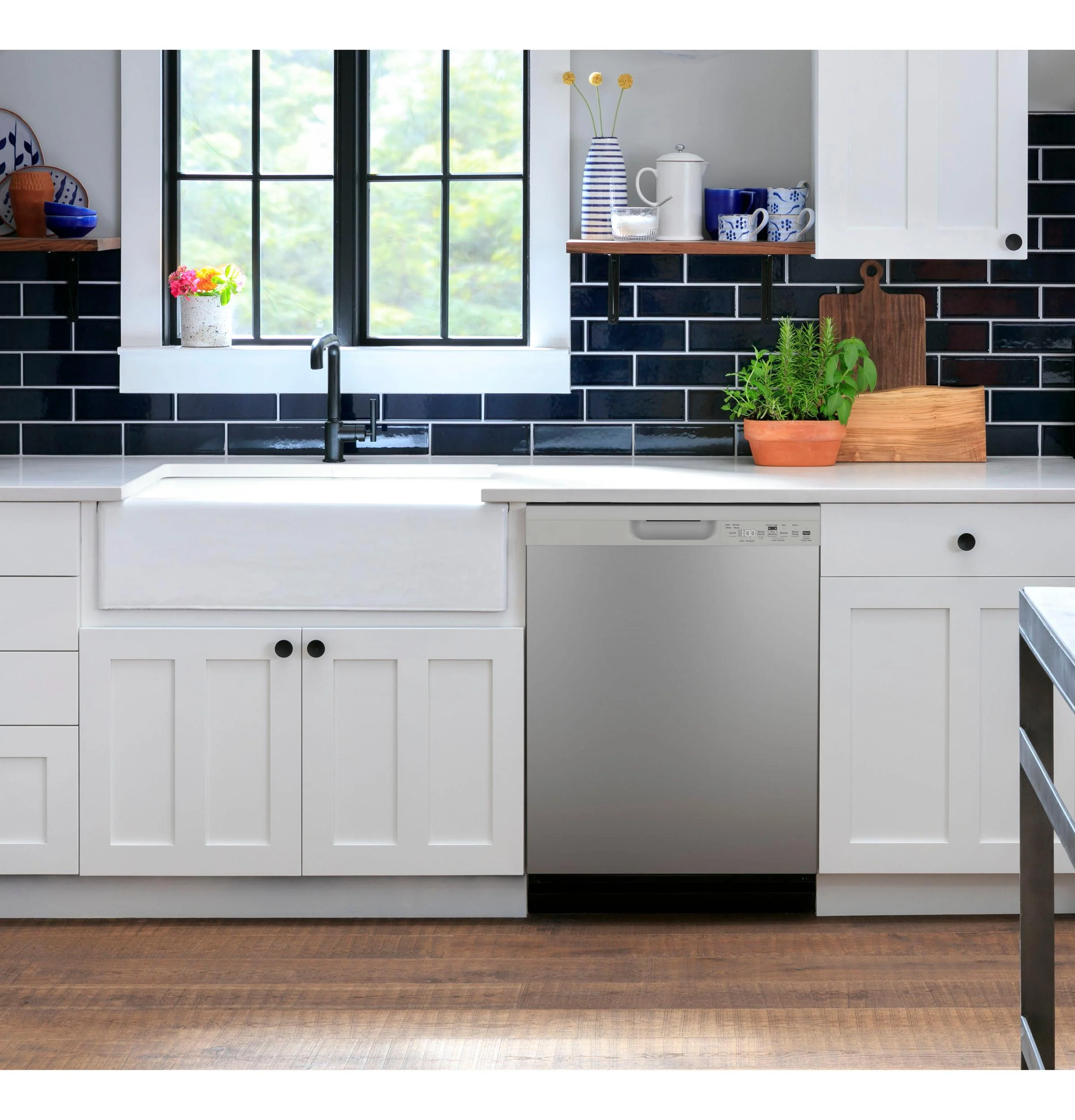 GDF550PSRSS GE ENERGY STAR Front Control with Plastic Interior Dishwasher with Sanitize Cycle & Dry Boost - Image 6