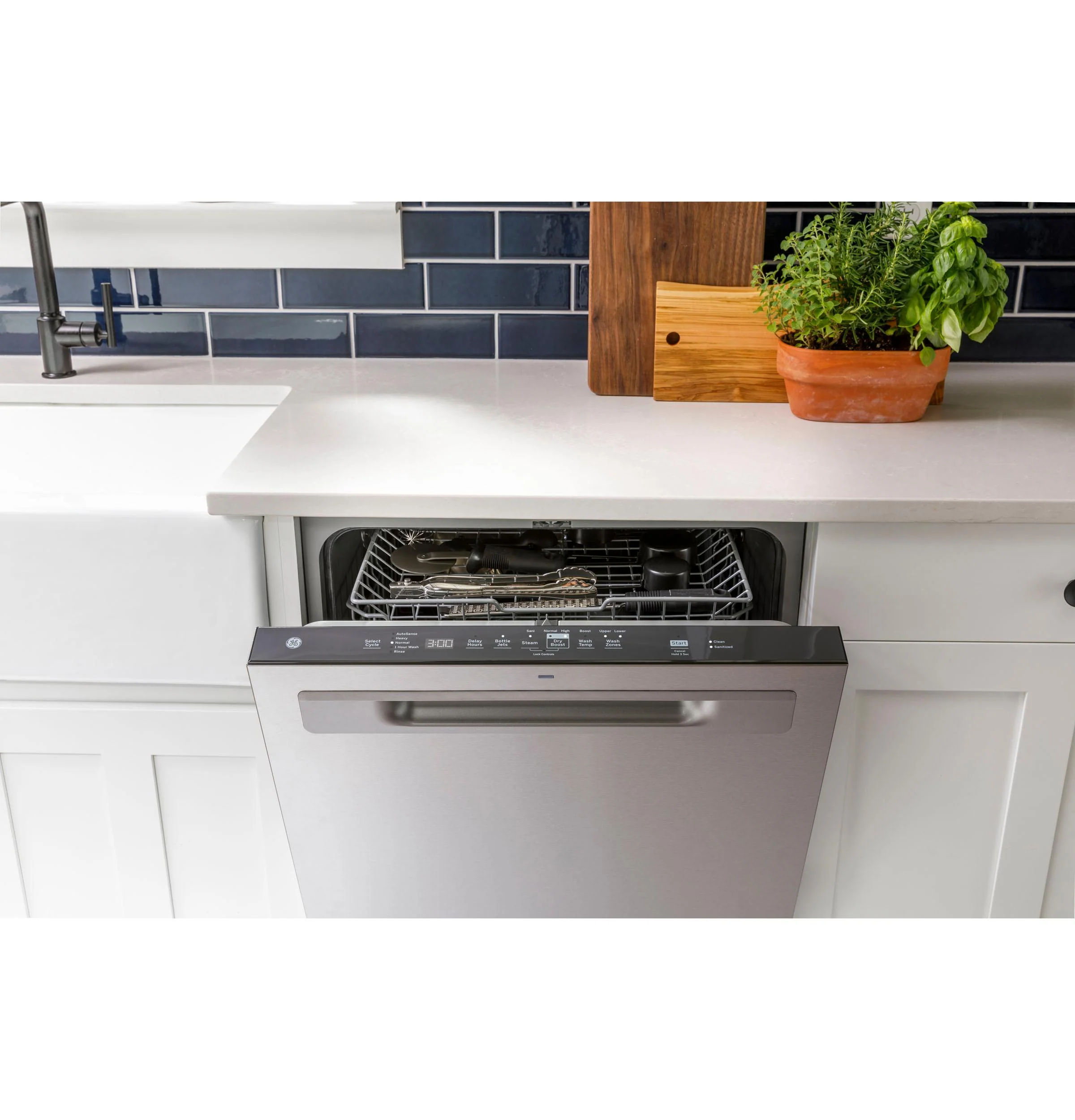 GDP630PGRWW GE® ENERGY STAR® Top Control with Plastic Interior Dishwasher with Sanitize Cycle & Dry Boost - Image 37