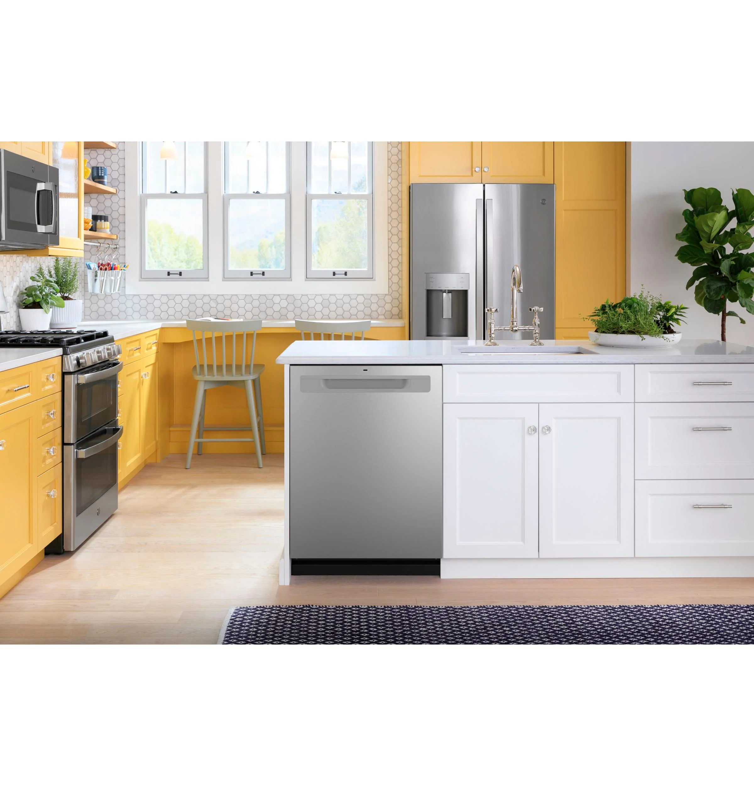 GDP630PYRFS GE® ENERGY STAR® Top Control with Plastic Interior Dishwasher with Sanitize Cycle & Dry Boost - Image 5