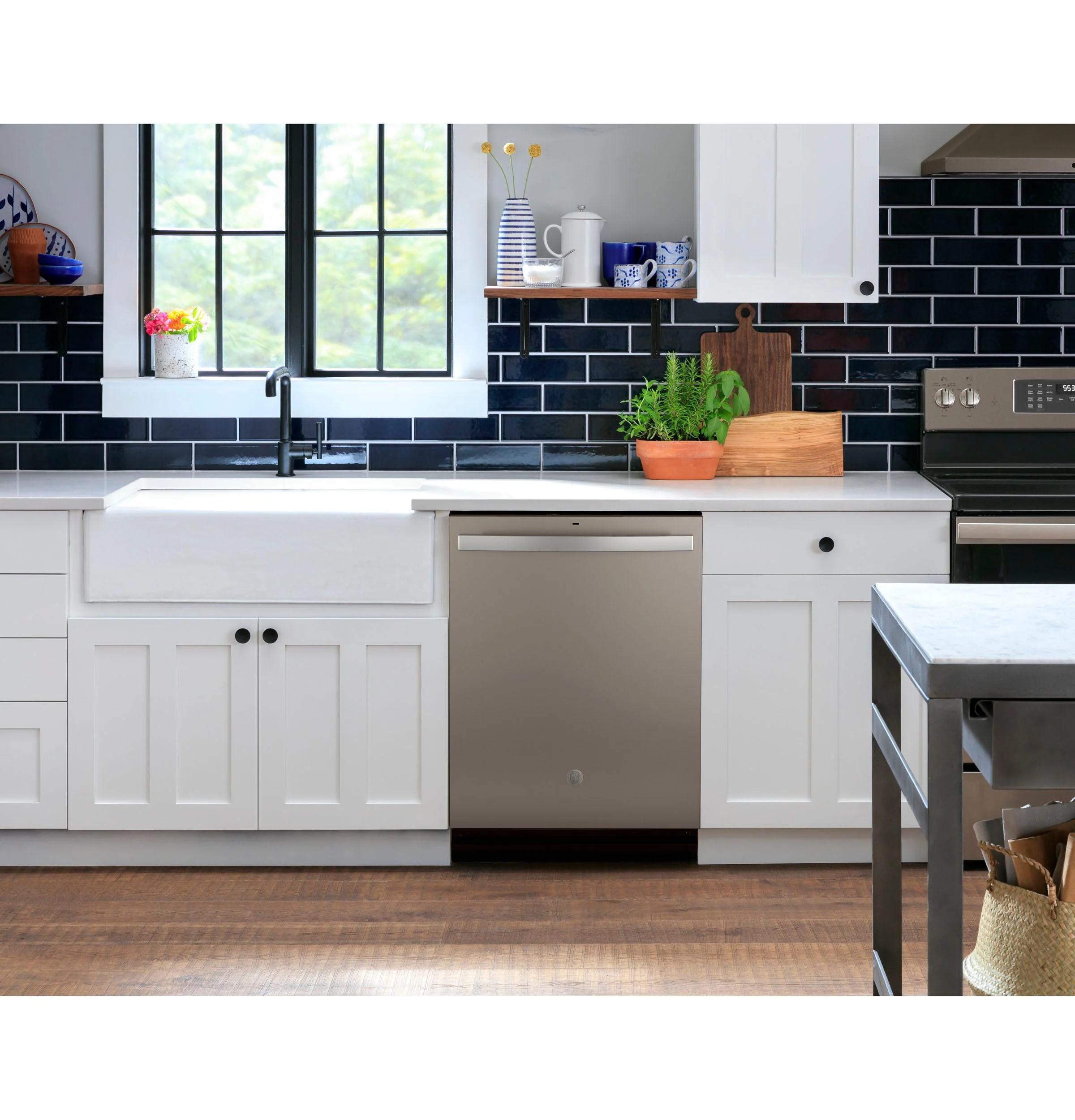 GDT550PMRES GE® ENERGY STAR® Top Control with Plastic Interior Dishwasher with Sanitize Cycle & Dry Boost - Image 23