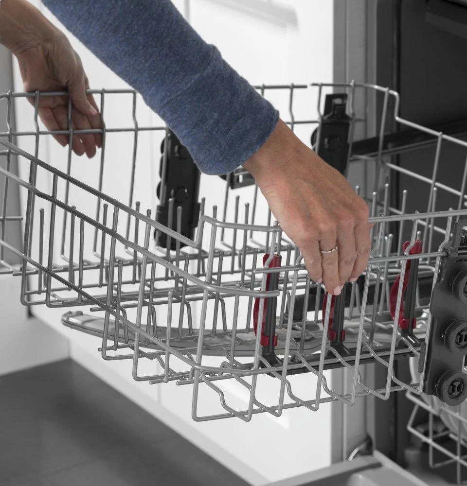 GDT635HSMSS GE® ENERGY STAR® Top Control with Stainless Steel Interior Door Dishwasher with Sanitize Cycle & Dry Boost - Image 18
