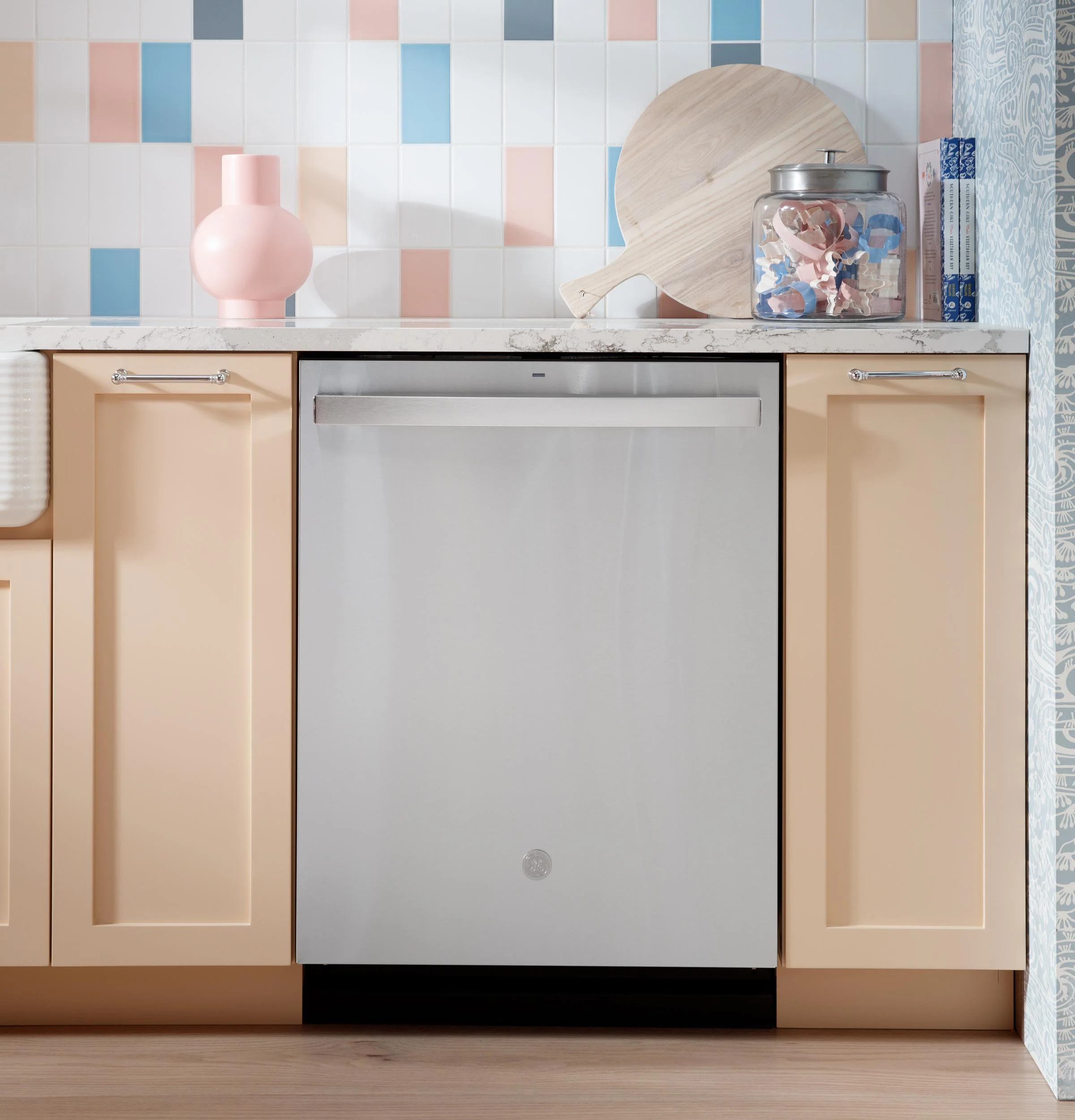 GDT650SMVES GE® ENERGY STAR® Fingerprint Resistant Top Control with Stainless Steel Interior Dishwasher with Sanitize Cycle - Image 6