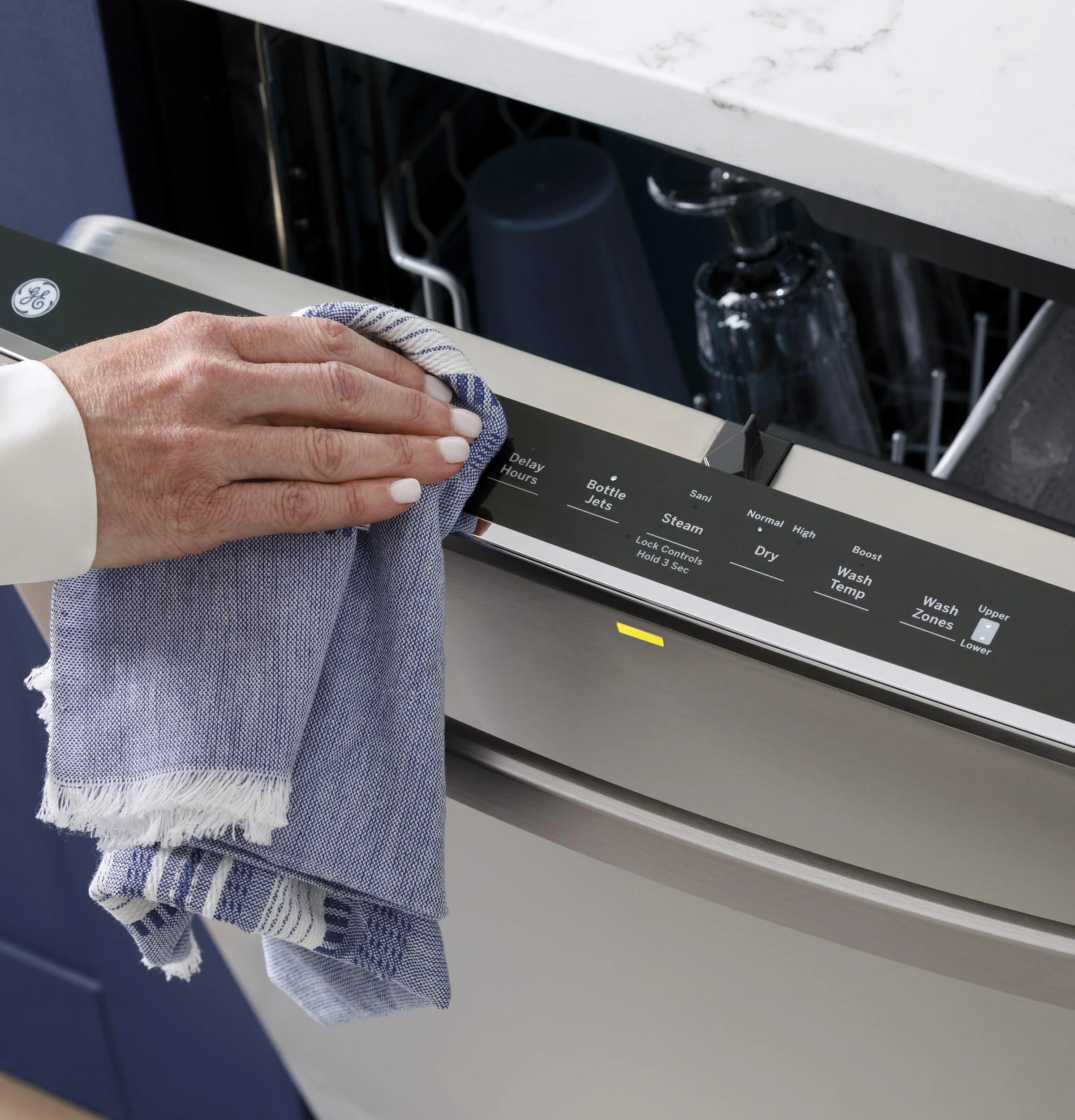 GE® Top Control with Stainless Steel Interior Dishwasher with Sanitize Cycle & Dry Boost with Fan Assist - Image 17