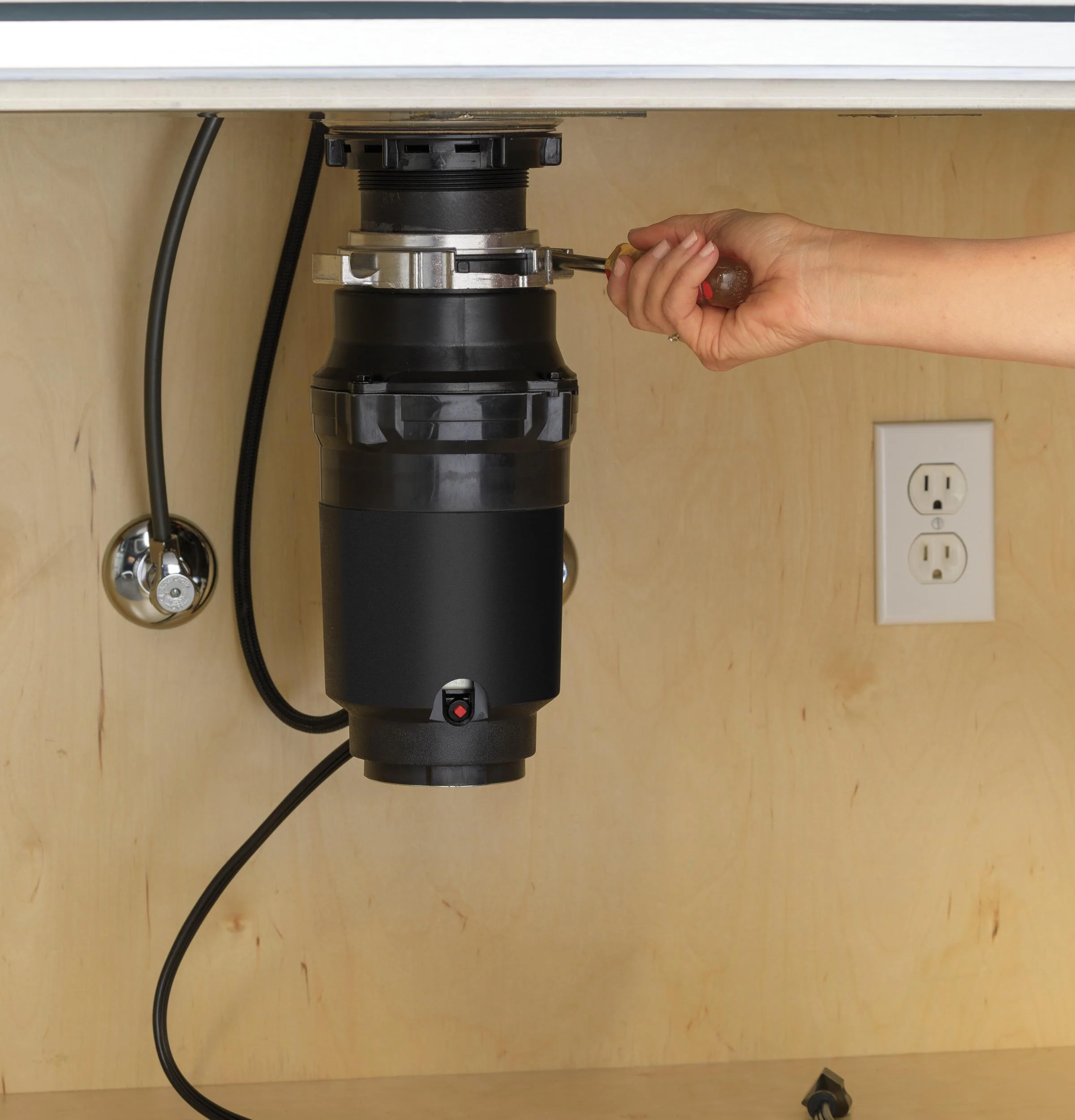 GFC535N GE DISPOSALL® 1/2 HP Continuous Feed Garbage Disposer Corded - Image 4